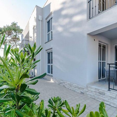 Apartmani Villa Adriatic 维尔 外观 照片