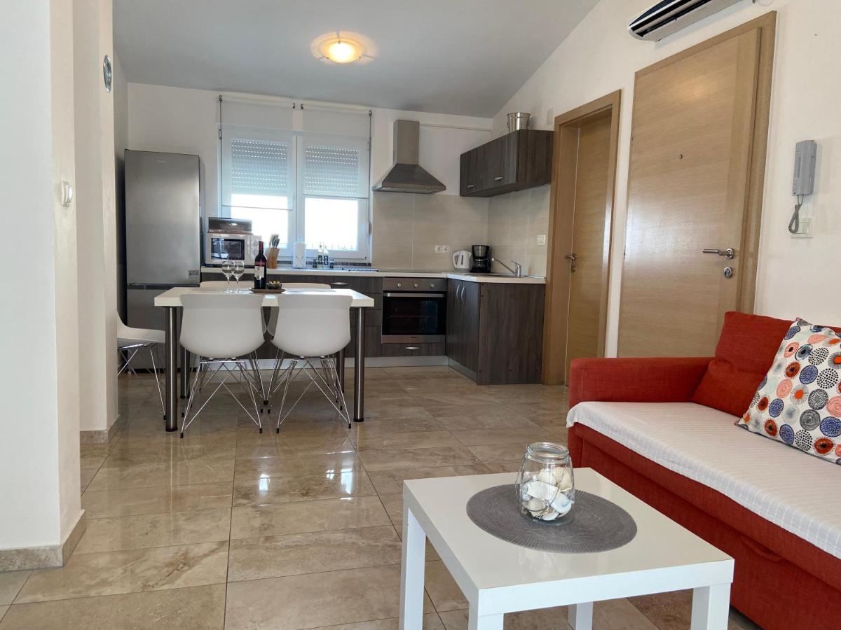 Apartmani Villa Adriatic 维尔 外观 照片