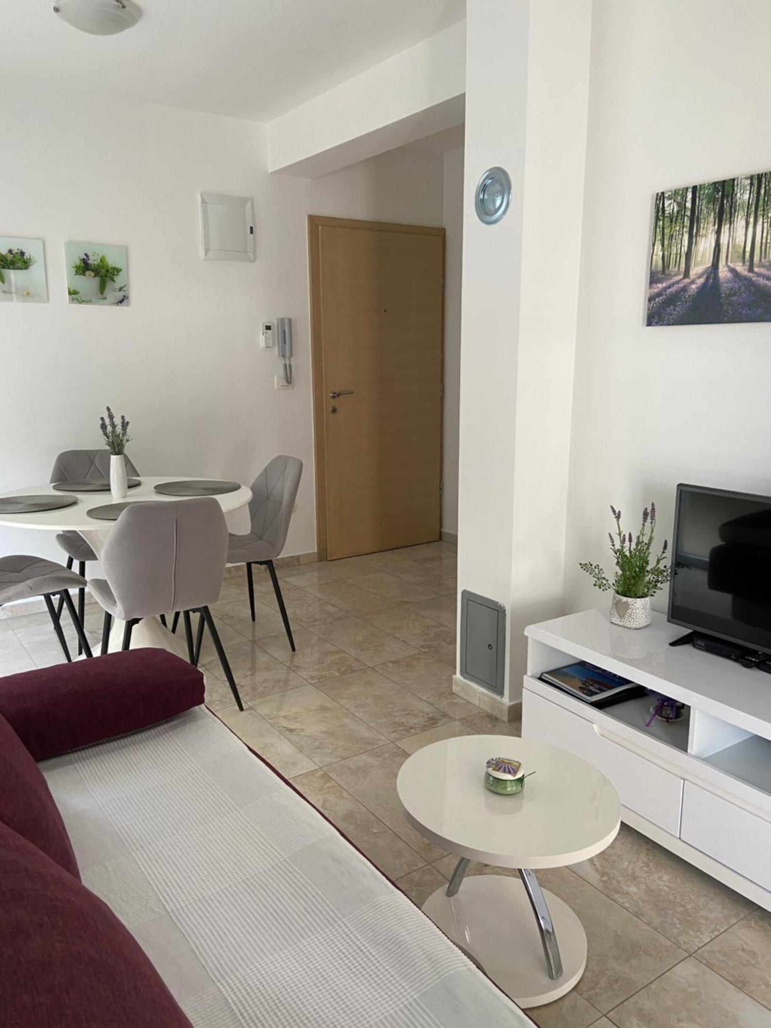 Apartmani Villa Adriatic 维尔 外观 照片