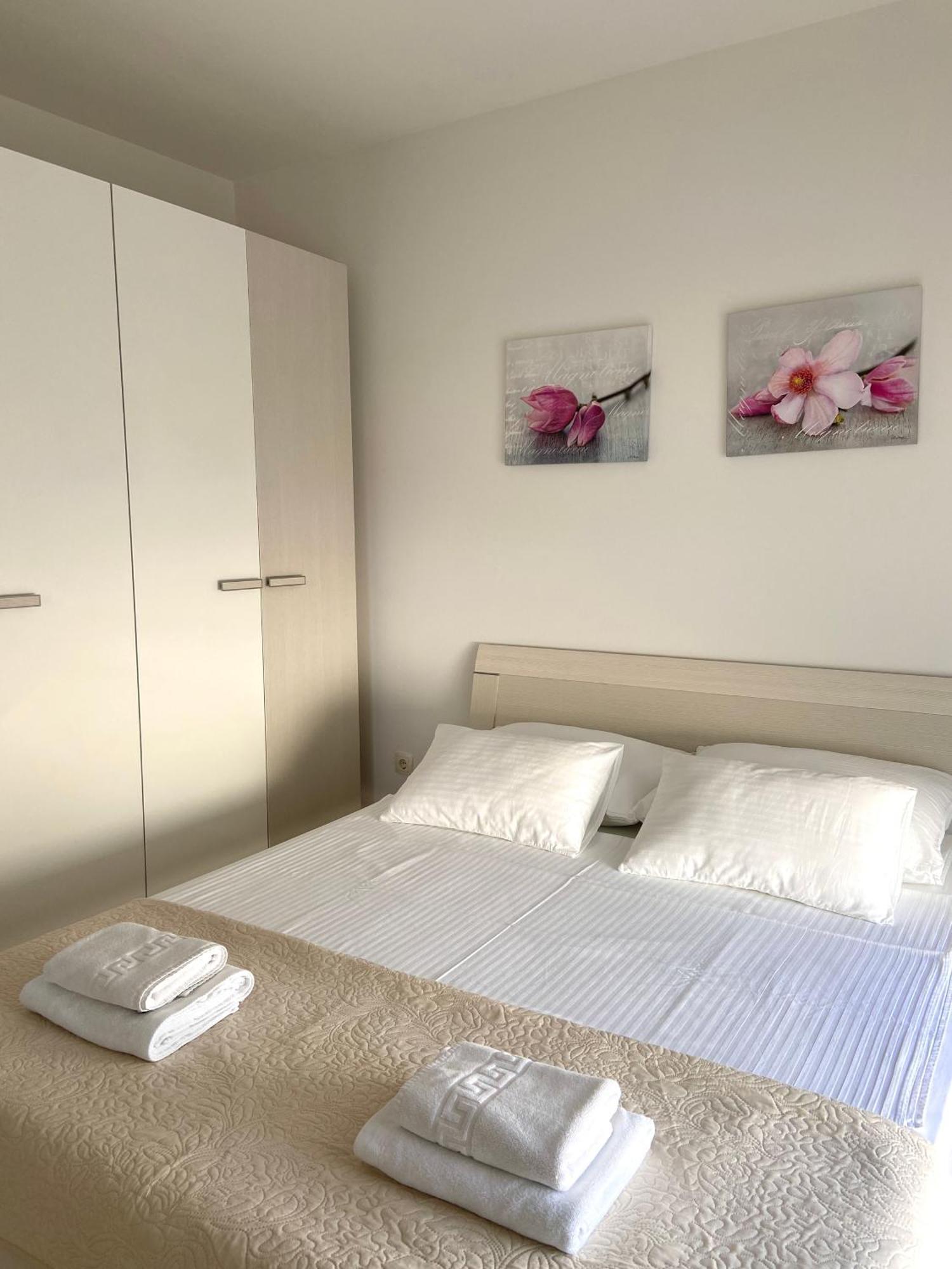 Apartmani Villa Adriatic 维尔 外观 照片